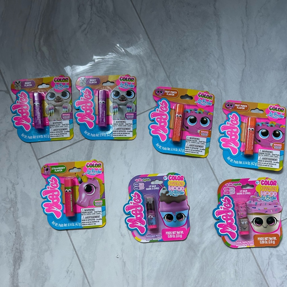 Moodies color changing lip balm bundle(7) total